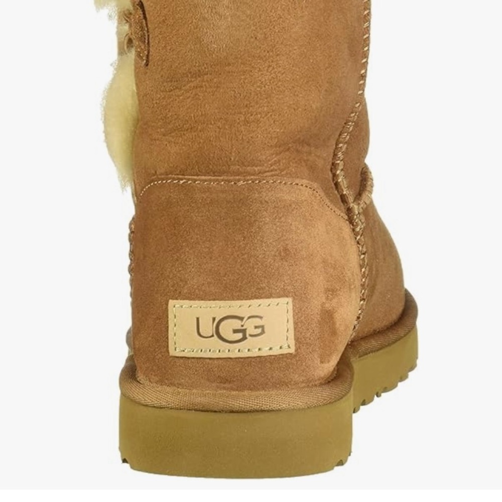 UGG Bailey Button ll Boot size 10 - Picture 5 of 16
